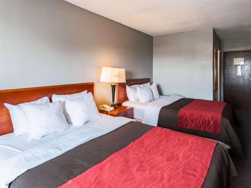 Quality Inn Solomons - Beacon Marina Екстериор снимка