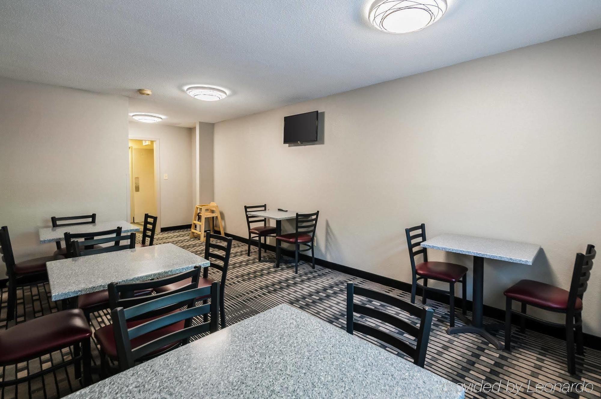 Quality Inn Solomons - Beacon Marina Екстериор снимка