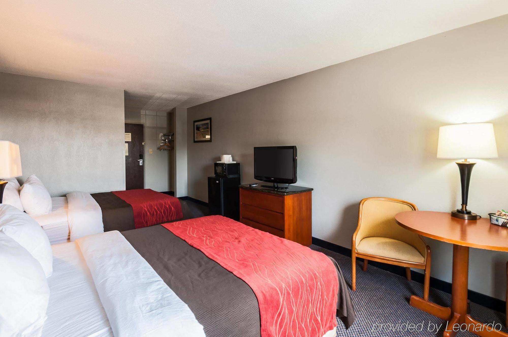 Quality Inn Solomons - Beacon Marina Екстериор снимка
