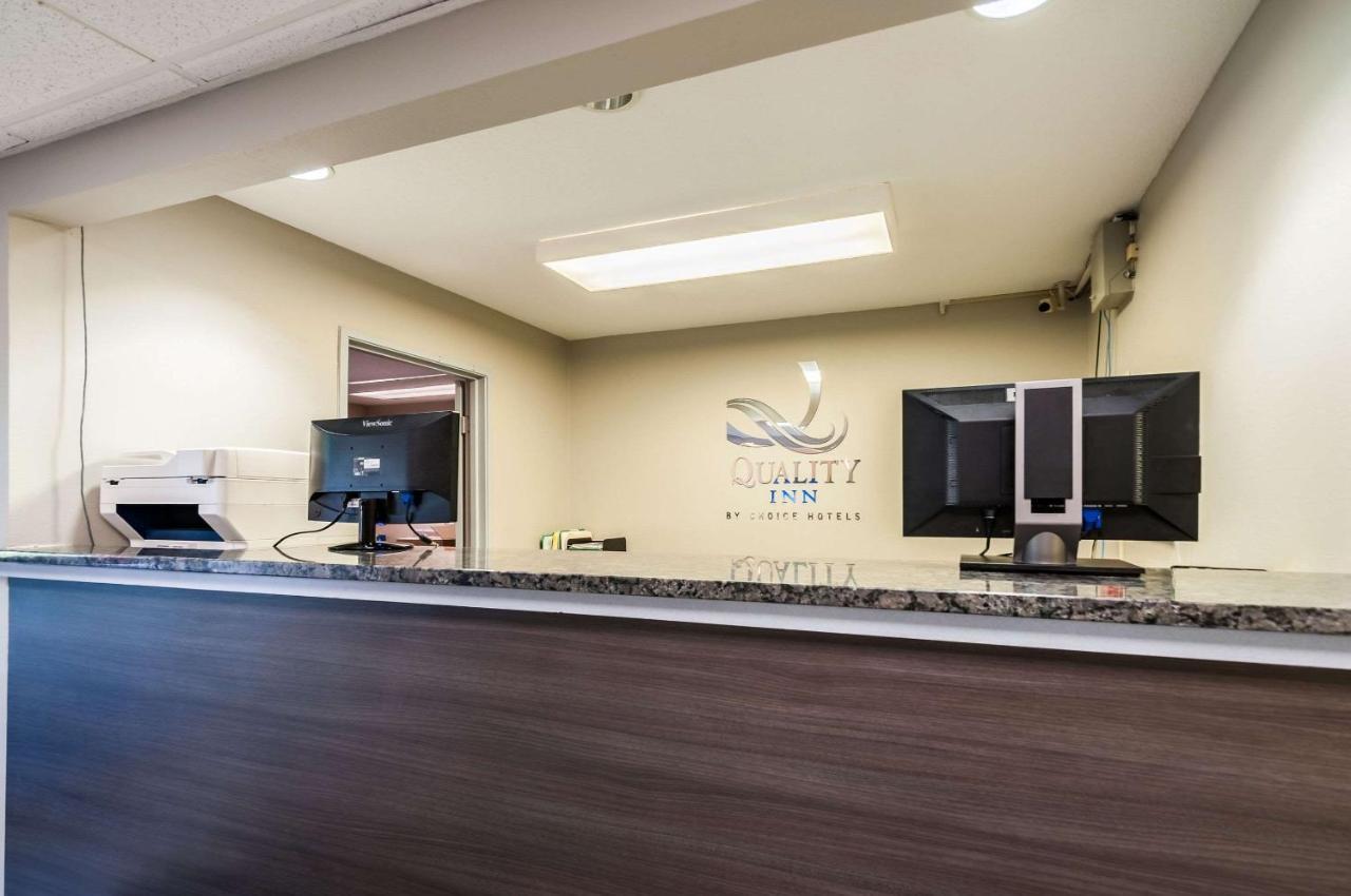 Quality Inn Solomons - Beacon Marina Екстериор снимка