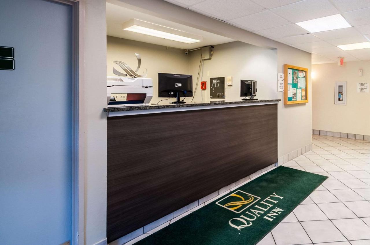 Quality Inn Solomons - Beacon Marina Екстериор снимка